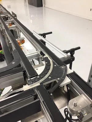 Merge Fruit on fabric conveyor